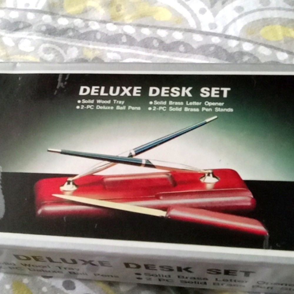 ❤️AWESOME!/ DELUXED DESK SET 4PC💖😊